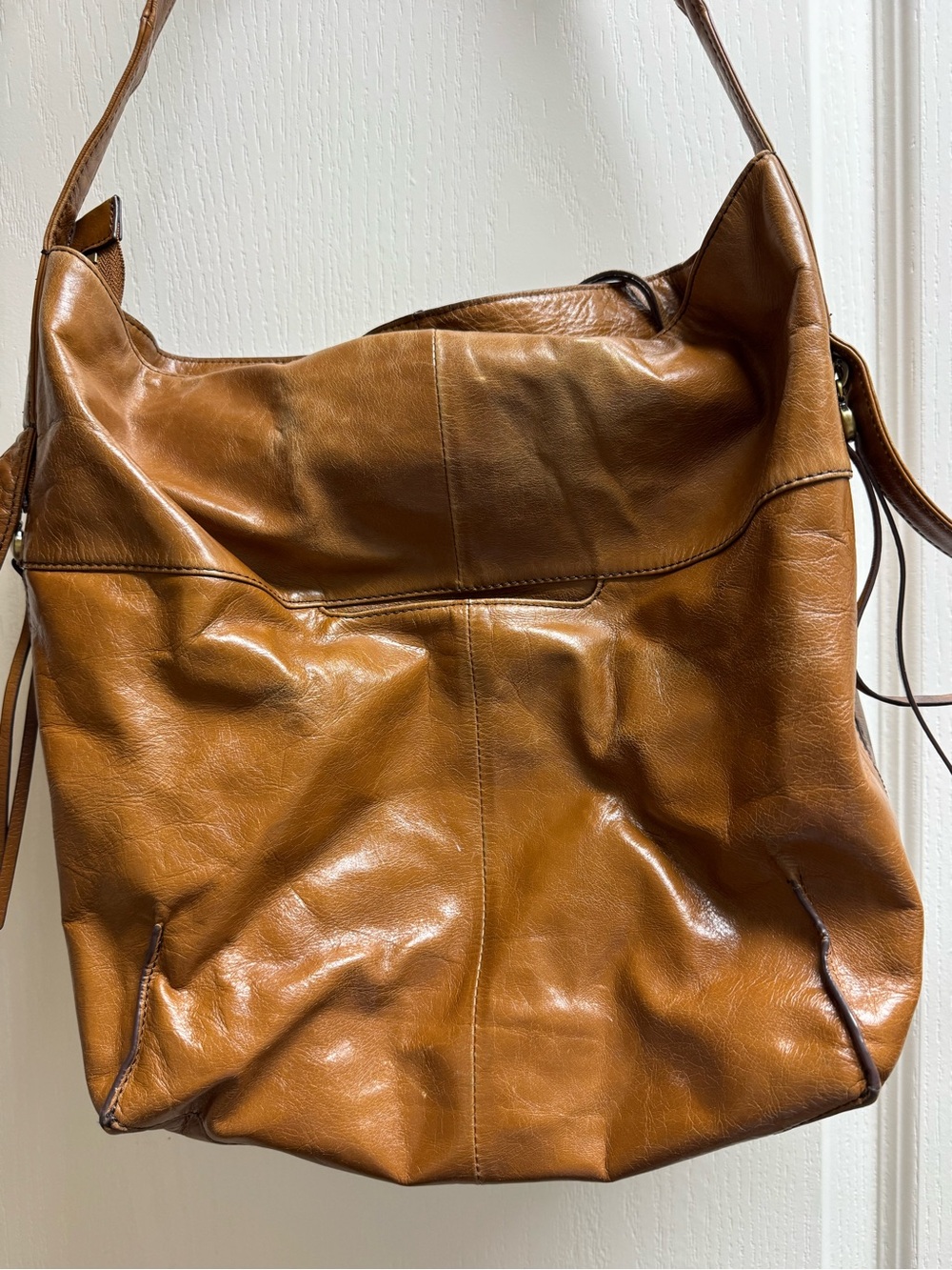 HOBO Classic Leather Hobo Shoulder Bag in Cognac Brown